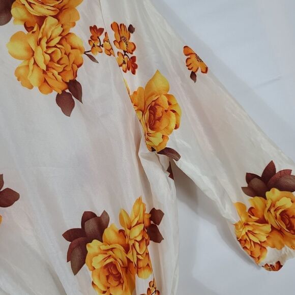 Floral Printed Deep V-Neck Romper - Picture 10 of 10